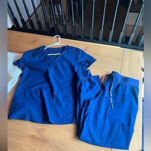 Womens Med Couture Scrub Set (Top/pants)